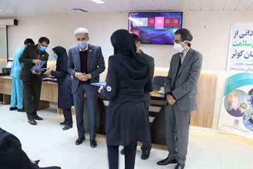 آیین قدردانی از افتخارآفرینان حماسه و ایثار در دوران کرونا ویروس بیمارستان کوثر سمنان99.09.11 